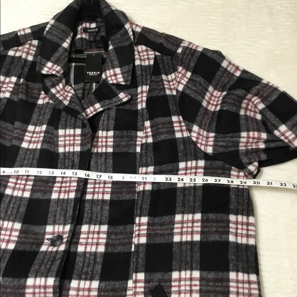 Torrid Plaid Black/White Top Coat NWT., Sz.6/6X - Picture 6 of 13